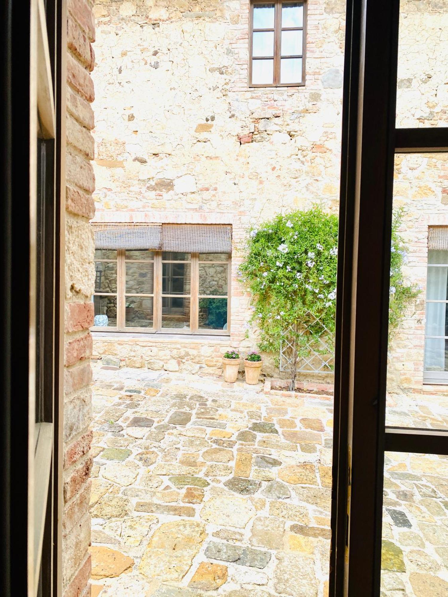 Abbadia Wine Relais Bed & Breakfast Montefollonico Ruang foto