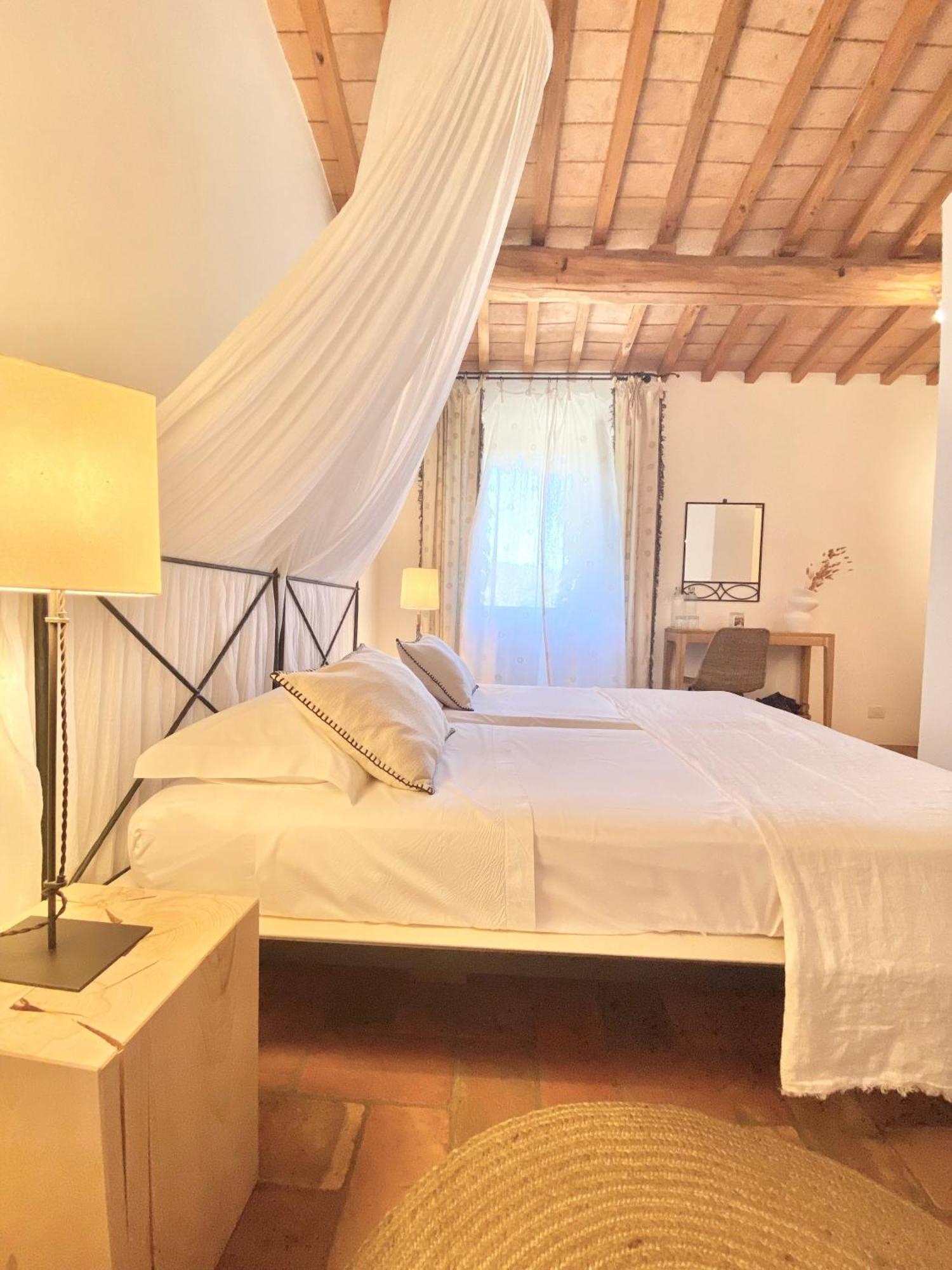 Abbadia Wine Relais Bed & Breakfast Montefollonico Bagian luar foto
