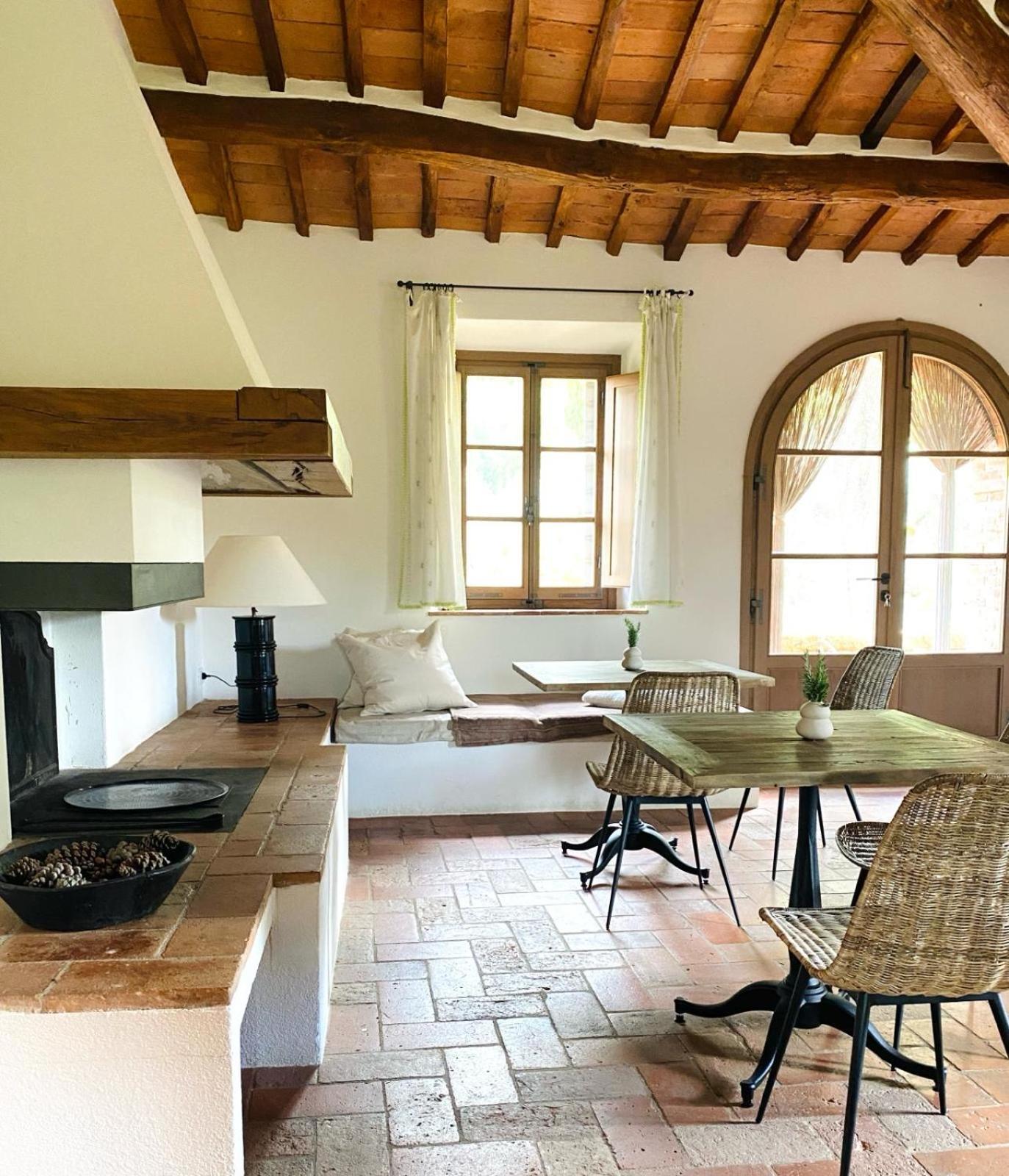 Abbadia Wine Relais Bed & Breakfast Montefollonico Bagian luar foto