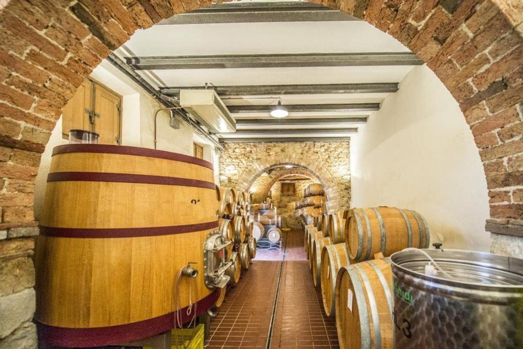 Abbadia Wine Relais Bed & Breakfast Montefollonico Bagian luar foto